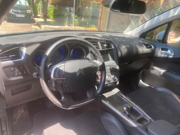Tirane, shes makine Nafte, jeshile automatik Klima 5.000 €
