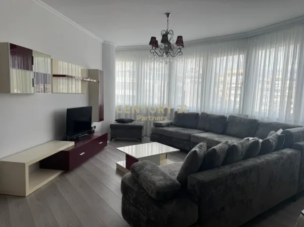 Tirane, jepet me qera apartament 3+1 Kati 6, 120 m² 1.200 € (delijorgji)