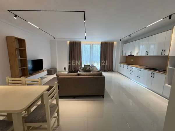 Tirane, jepet me qera apartament 2+1+Ballkon Kati 1, 127 m² 1.000 € (liqeni i thate)