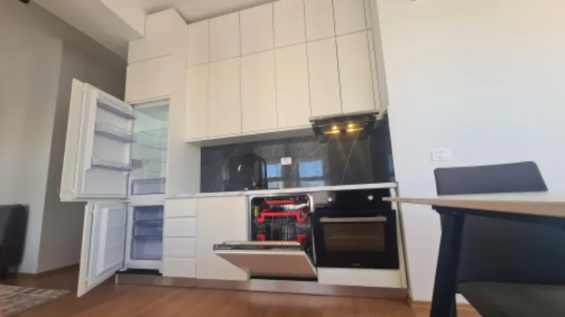 Tirane, jepet me qera apartament 1+1 Kati 5, 200 € (Rezidenca kadiu)
