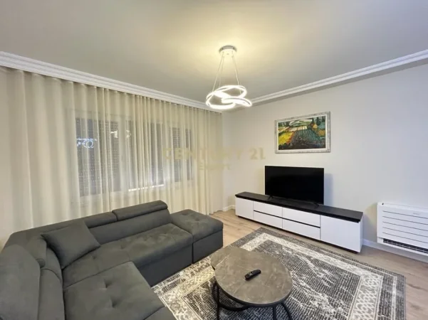 Tirane, jepet me qera apartament 2+1+Ballkon Kati 2, 110 m² 1.100 € (pazari i ri)