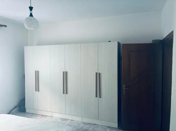 Tirane, jap me qera Vile 2+1+Ballkon Kati 1, 71 m² 550 € (Rruga Ferdinand Paparisto ,Porcelan)