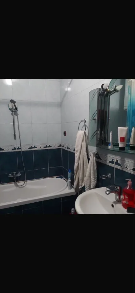 Tirane, jepet me qera Vile 2+1+Ballkon Kati 2, 85 m² 40.000 leke (riza tafili)