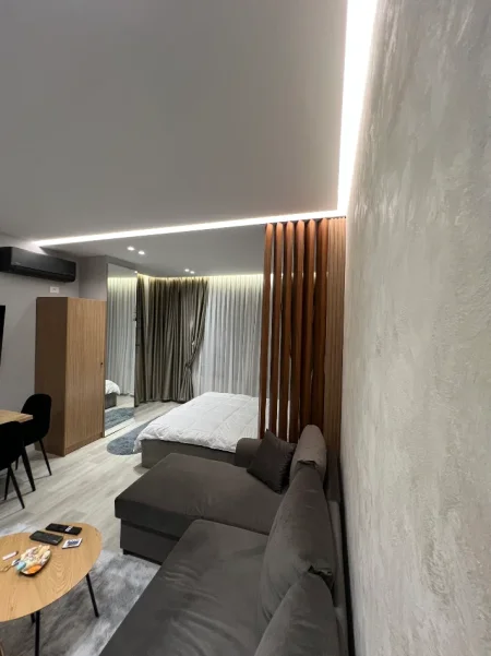 Durres, jepet me qera nga Pronari, pa-komision garsonier Studio Kati 5, 35 m² 500 € (Golem)