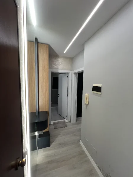 Durres, jepet me qera nga Pronari, pa-komision garsonier Studio Kati 5, 35 m² 500 € (Golem)