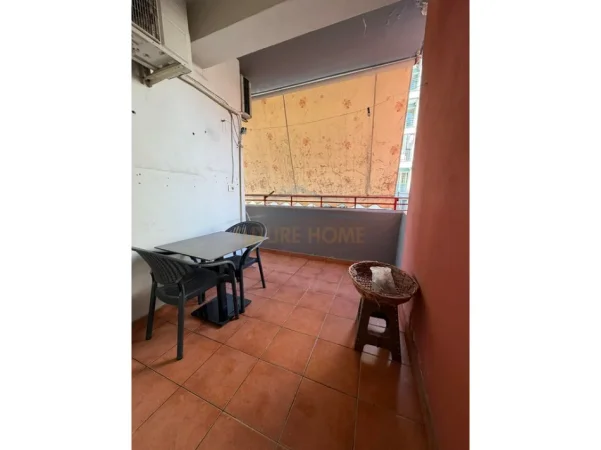 Tirane, jepet me qera apartament 2+1+Ballkon Kati 5, 116 m² 500 € (Yzberisht)