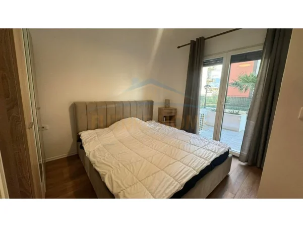 Tirane, jepet me qera apartament 2+1 Kati 1, 78 m² 650 € (Kodra e diellit)