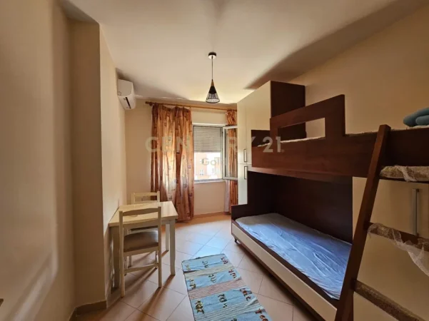 Tirane, jepet me qera apartament 2+1 Kati 6, 100 m² 700 € (rruga e barrikadave)