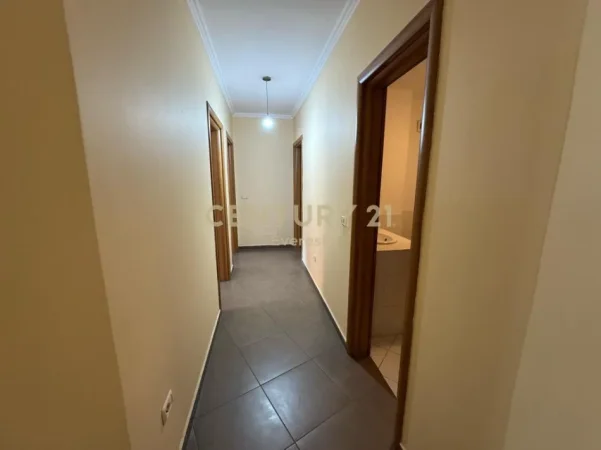 Tirane, shitet apartament 3+1+Ballkon Kati 2, 138 m² 350.000 € (rruga e bogdaneve)
