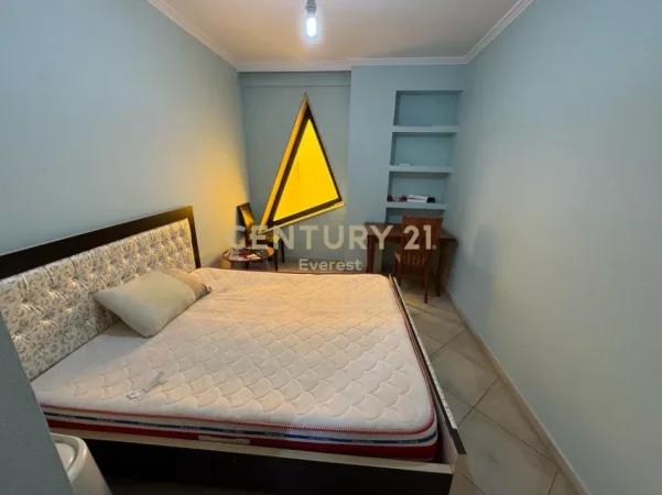 Tirane, shitet apartament 3+1+Ballkon Kati 2, 138 m² 350.000 € (rruga e bogdaneve)