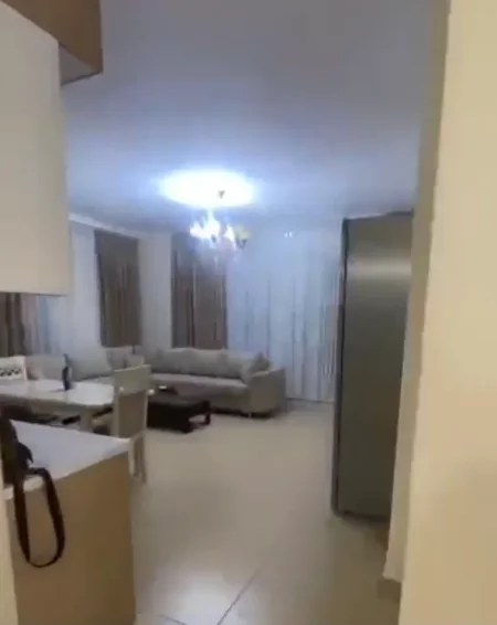 Tirane, jepet me qera apartament 2+1 Kati 4, 100 m² 500 € (Rruga Asim Vokshi)