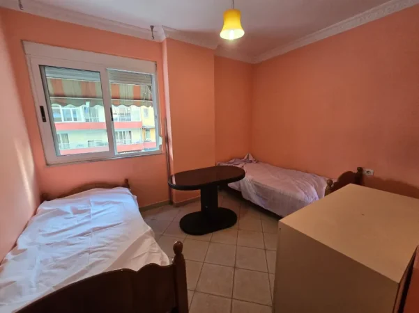 Tirane, jepet me qera apartament 2+1 Kati 2, 120 m² 550 € (Rruga Mikel Maruli)