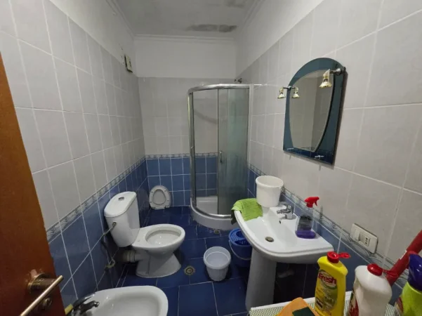Tirane, jepet me qera apartament 2+1 Kati 2, 120 m² 550 € (Rruga Mikel Maruli)