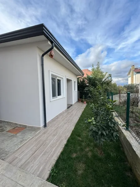 Tirane, jepet me qera Vile Vile 1 Katshe Kati 1, 140 m² 700 € 
