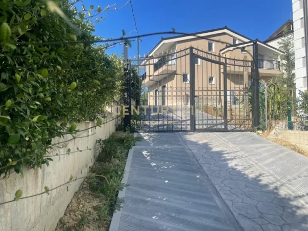 Tirane, jepet me qera Vile Vile 2 Katshe Kati 2, 256 m² 1.300 € 