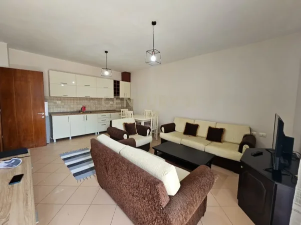Tirane, jepet me qera apartament 2+1 Kati 6, 100 m² 700 € (Rruga e Barrikadave)