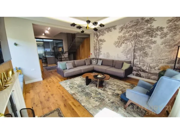 Tirane, jepet me qera apartament 4+1 Kati 3, 500 m² 4.000 € (Liqen i Farkes)