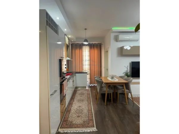 Tirane, jepet me qera apartament 2+1 Kati 6, 80 m² 643 € (Yzberisht)