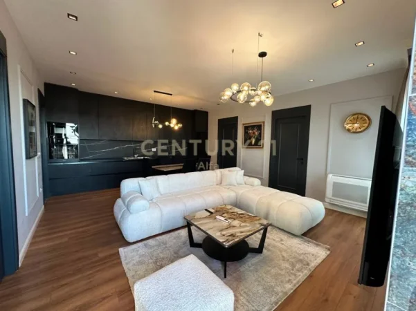 Tirane, jepet me qera apartament 3+1 Kati 14, 140 m² 2.500 € (Garden Building)