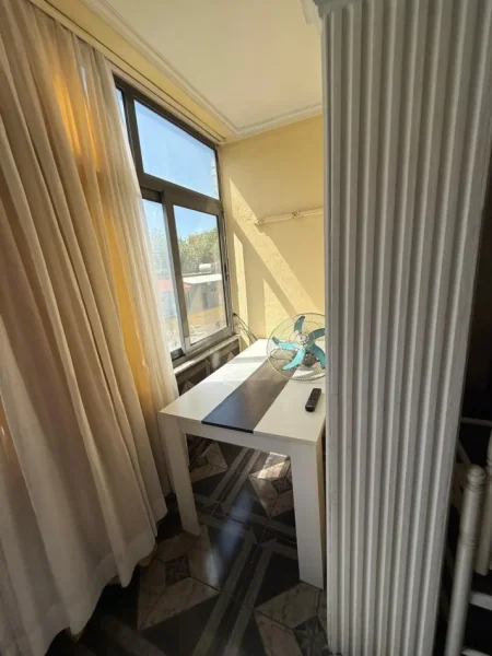 Tirane, jepet me qera apartament 1+1 Kati 4, 60 m² 400 € (Rruga e Dibrës)