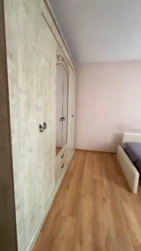 Tirane, jepet me qera apartament 2+1+Ballkon Kati 3, 85 m² 500 € (Rruga Kongresi i Manastirit)