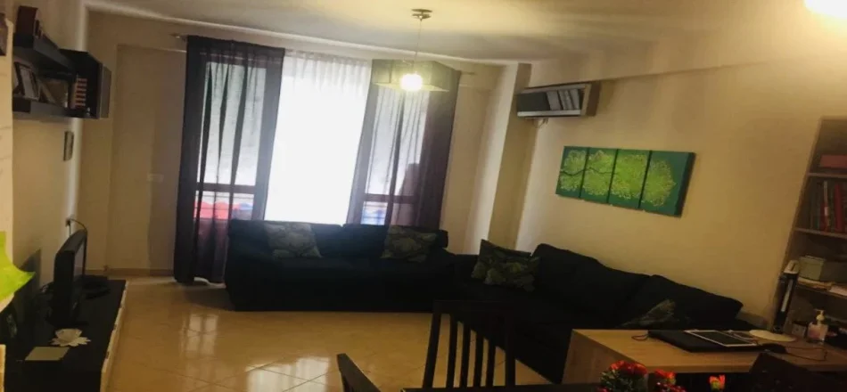 Tirane, jepet me qera apartament 1+1 Kati 6, 73 m² 370 € (Pallatet Cabej)