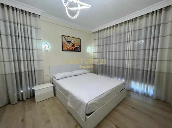 Tirane, jepet me qera apartament 2+1 Kati 2, 110 m² 1.100 € (Pazari i Ri)