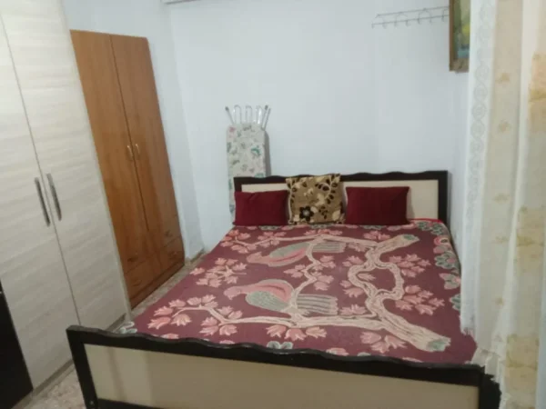 Tirane, jepet me qera apartament 2+1 Kati 1, 60 m² 360 € (Embassy of the United States)