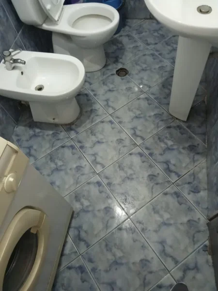 Tirane, jepet me qera apartament 2+1 Kati 1, 60 m² 360 € (Embassy of the United States)