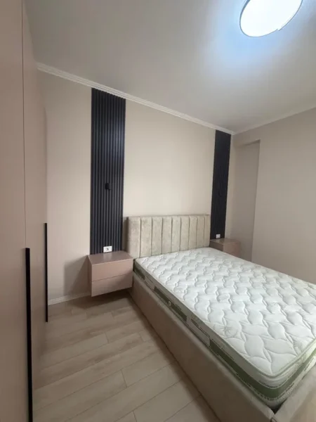 Tirane, jepet me qera apartament 1+1 Kati 3, 60 m² 600 € (Emerald Center)