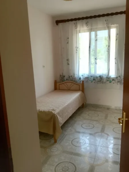 Tirane, jepet me qera apartament 2+1 , 90 m² 450 € (Tek ish tregu elektrik, Rruga Mihal Grameno)