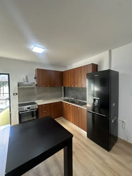 Tirane, jepet me qera apartament Studio Kati 2, 40 m² 350 € (Tregu i Ri Elektrik)
