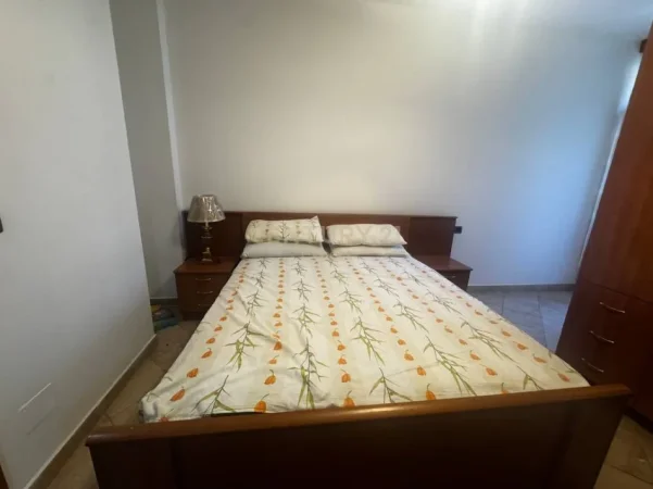 Tirane, jepet me qera apartament 2+1 Kati 3, 110 m² 650 € (Hipoteka)