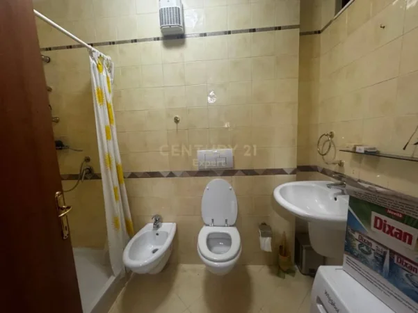 Tirane, jepet me qera apartament 2+1 Kati 3, 110 m² 650 € (Hipoteka)