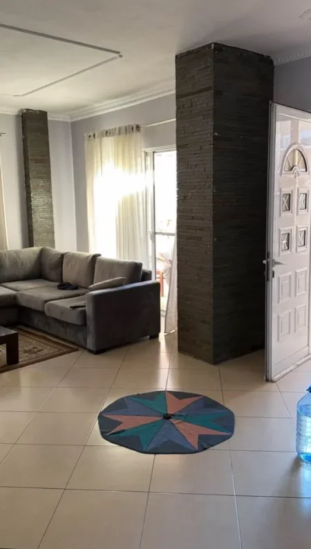 Shqiperi, jepet me qera apartament 3+1 , 100 m² 400 € 