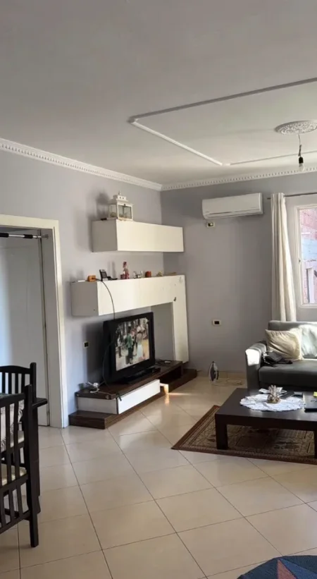 Shqiperi, jepet me qera apartament 3+1 , 100 m² 400 € 