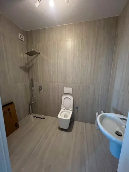 Tirane, jepet me qera apartament 2+1 Kati 5, 600 € (Rruga Dritan Hoxha,)