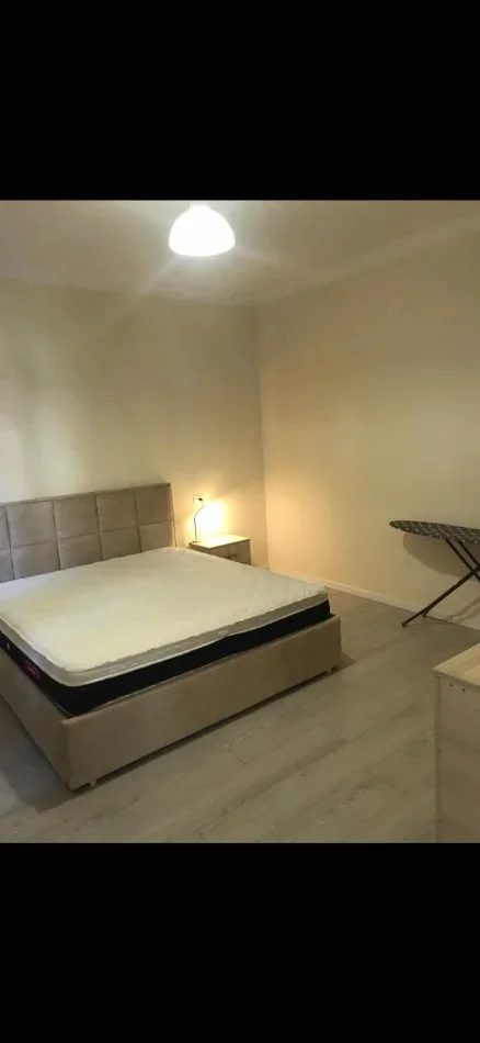 Tirane, jepet me qera apartament 1+1 Kati 1, 70 m² 400 € (Rruga Todi Shurt)