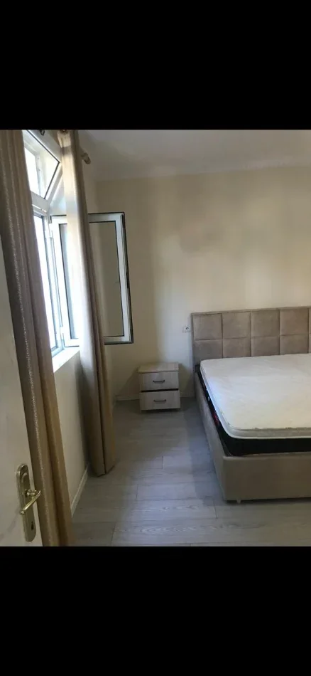 Tirane, jepet me qera apartament 1+1 Kati 1, 70 m² 400 € (Rruga Todi Shurt)