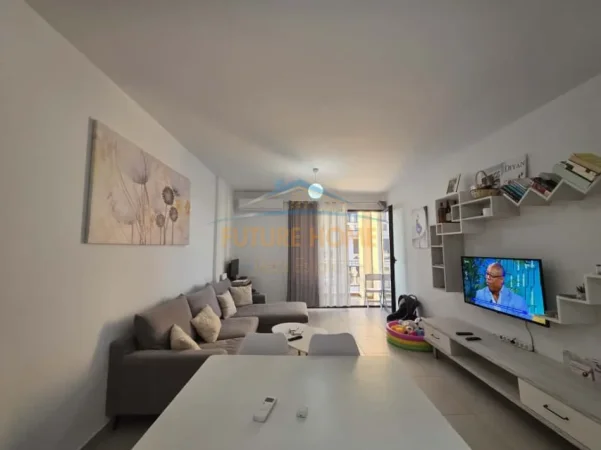 Tirane, jepet me qera apartament 2+1 Kati 5, 110 m² 800 € (ASL)