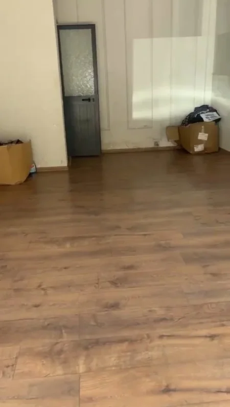 Tirane, jepet me qera ambjent biznesi Kati 1, 30 m² 400 € (Sheshi Willson)
