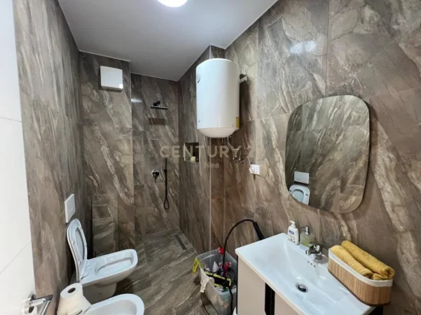 Tirane, jepet me qera apartament 1+1 Kati 6, 52 m² 550 € (Jordan Misja)