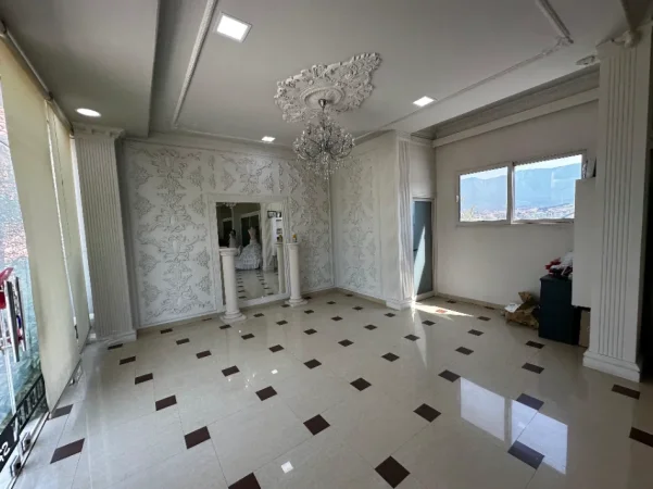 Tirane, jepet me qera ambjent biznesi Kati 0, 60 m² 1.000 € (Rruga e Elbasanit)