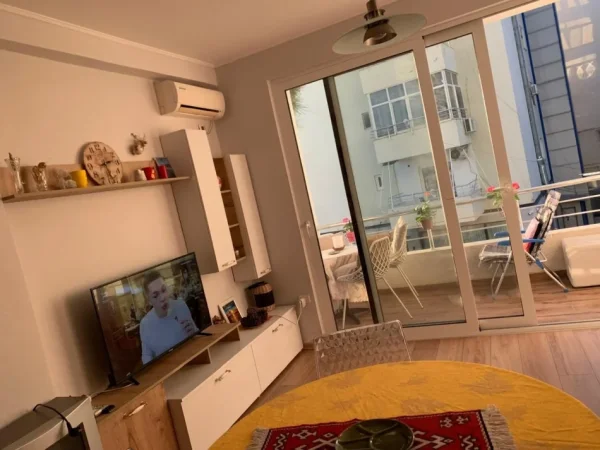 Kavaje, jepet me qera apartament 1+1 Kati 2, 69 m² 450 € (Shkembi i Kavajes)