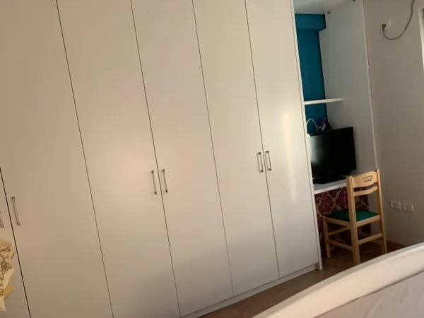 Kavaje, jepet me qera apartament 1+1 Kati 2, 69 m² 450 € (Shkembi i Kavajes)