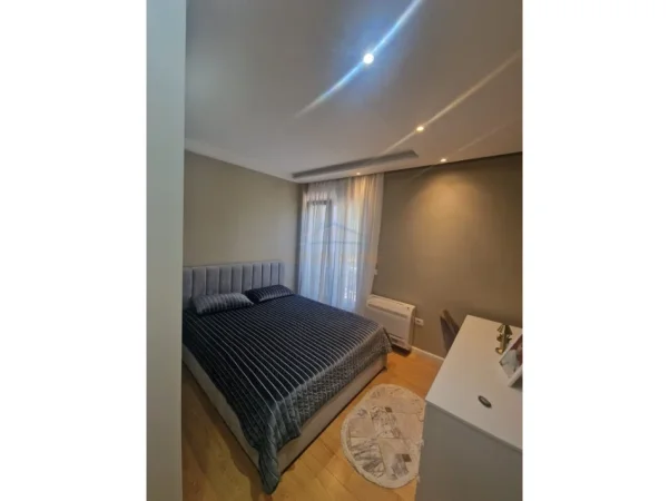 Tirane, jepet me qera Vile Vile 2 Katshe Kati 1, 122 m² 854 € (Porcelan)