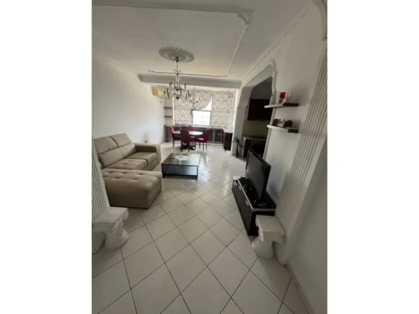 Tirane, jepet me qera apartament 2+1 Kati 3, 100 m² 500 € (Astir)