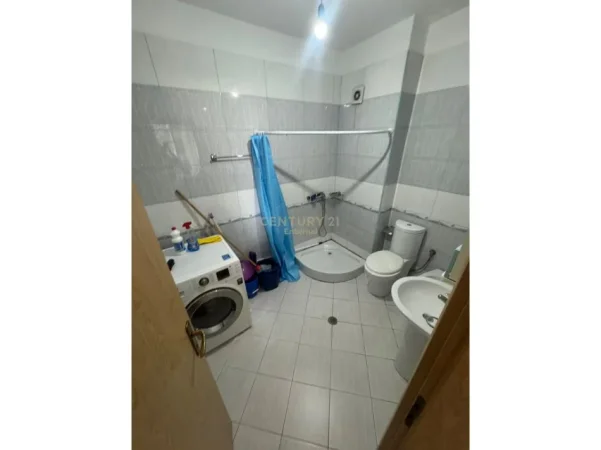 Tirane, jepet me qera apartament 2+1 Kati 3, 100 m² 500 € (Astir)