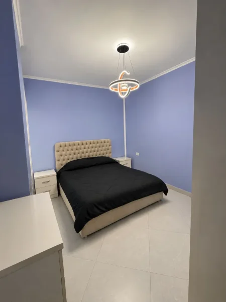 Tirane, jepet me qera apartament 1+1+Aneks+Ballkon Kati 3, 60 m² 600 € (brryli)