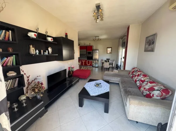 Tirane, jepet me qera apartament 2+1 Kati 4, 120 m² 730 € (Materniteti te Ri)